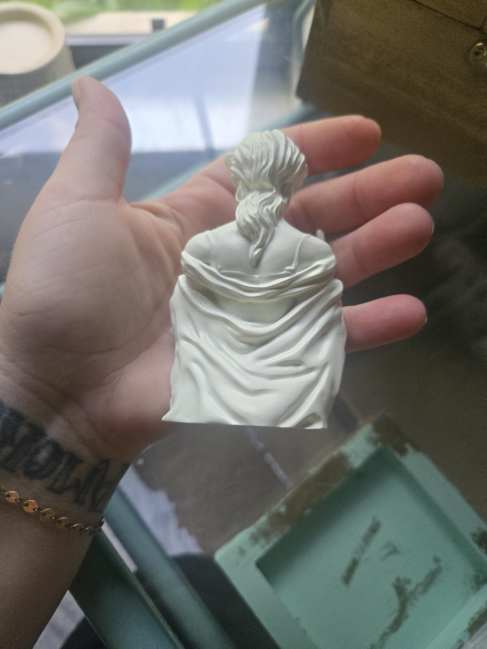 White Ceramic Statue Bust - Two Middle Fingers - Picture 6 of 7